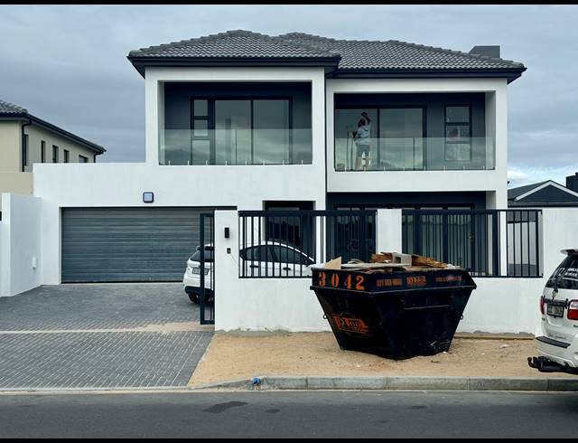 5 BEDROOM HOUSE FOR SALE IN SANDOWN